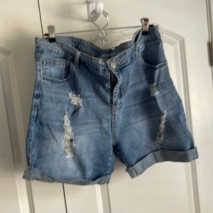 Distressed denim short
